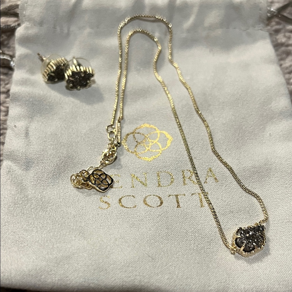 Kendra Scott Gold Necklace with Gem Pendant (earrings included)
